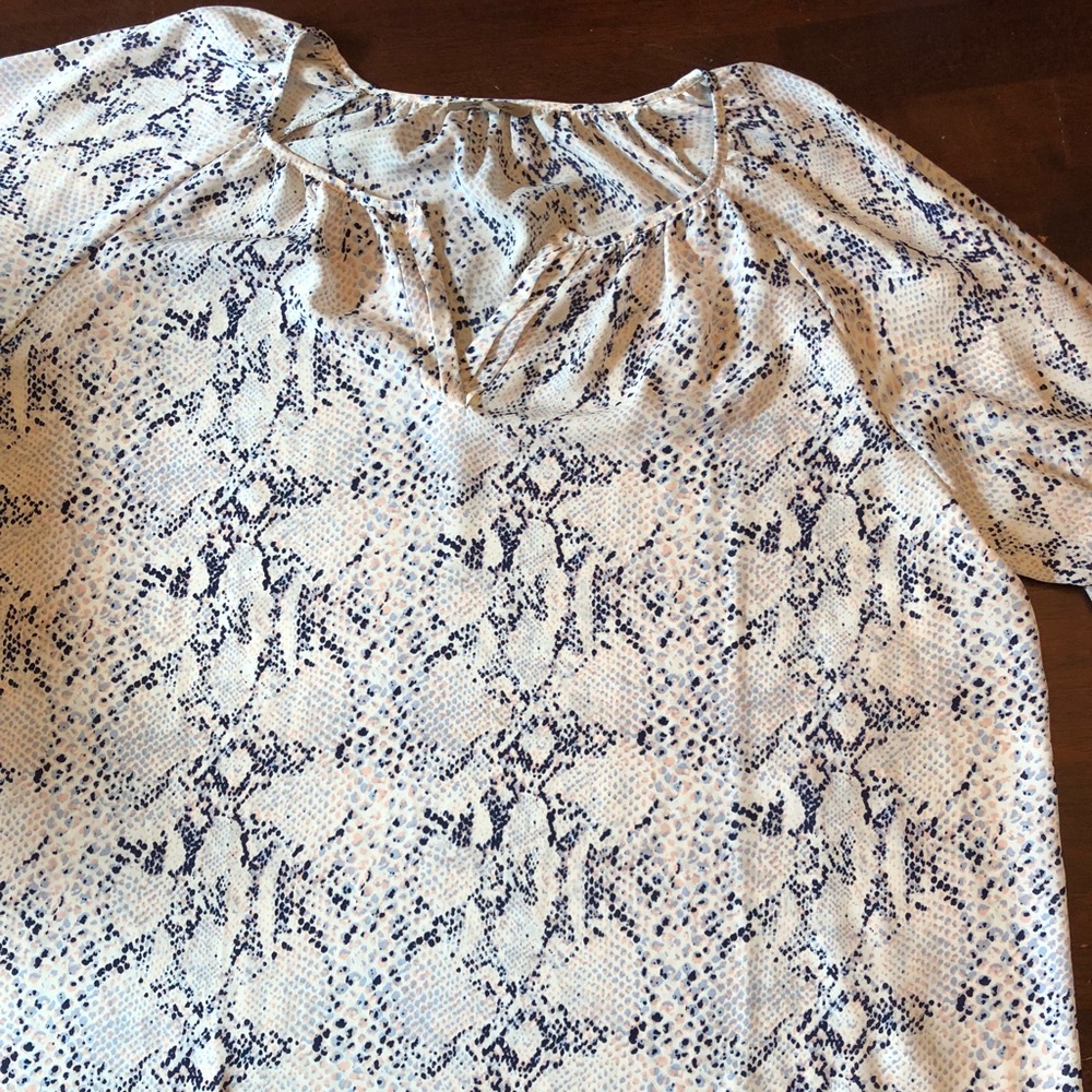 Beautiful 1X blouse—great condition!